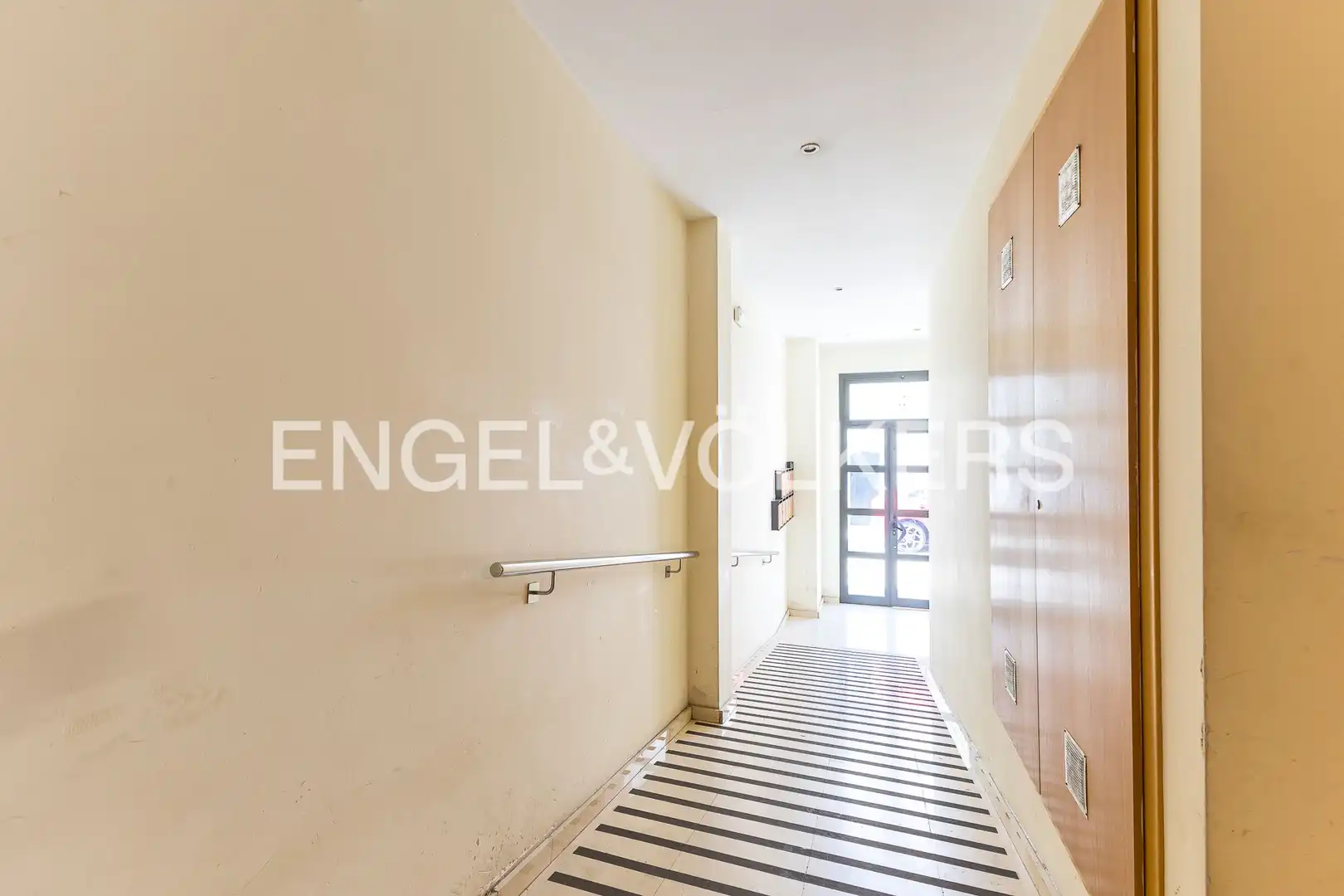 Piso en venta en Vilanova i la Geltrú con Aire acondicionado, Calefacción y Trastero