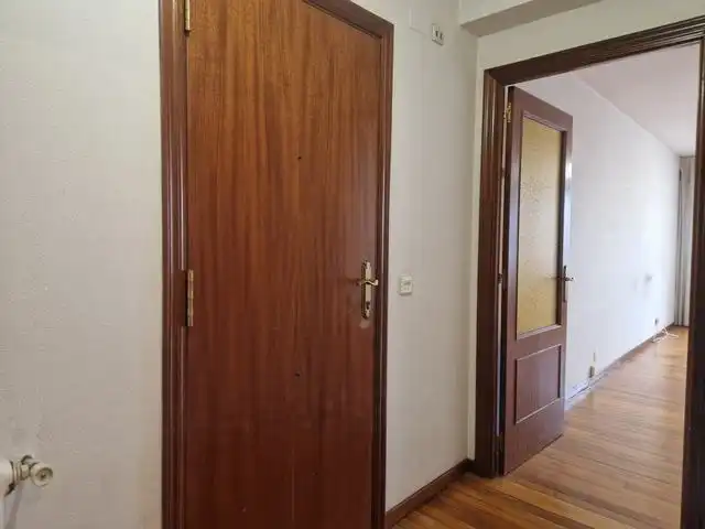 Piso en venta en Teo con Calefacción, Parquet y Trastero