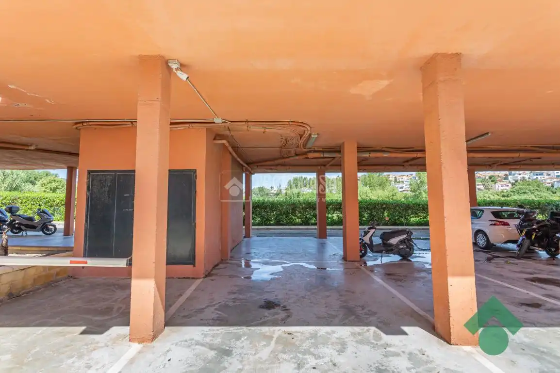 Terraza de Piso en venta en Algeciras con Amueblado y Piscina comunitaria