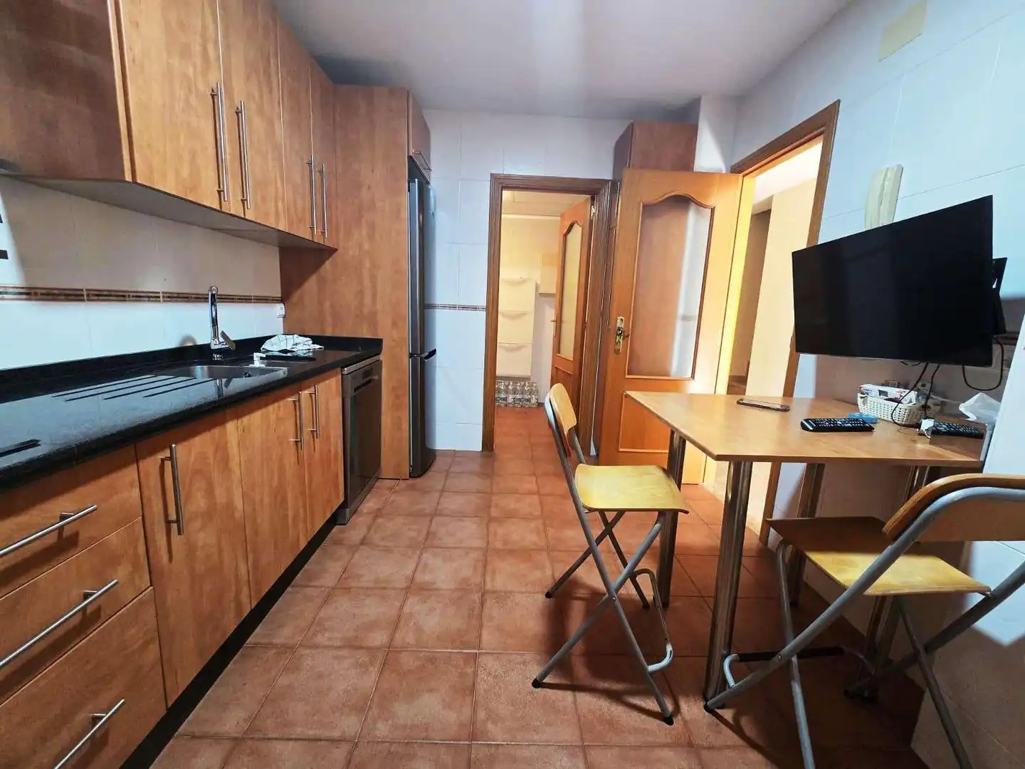 Cuina de Casa adosada en venda en Bormujos amb Aire condicionat, Terrassa i Piscina comunitària