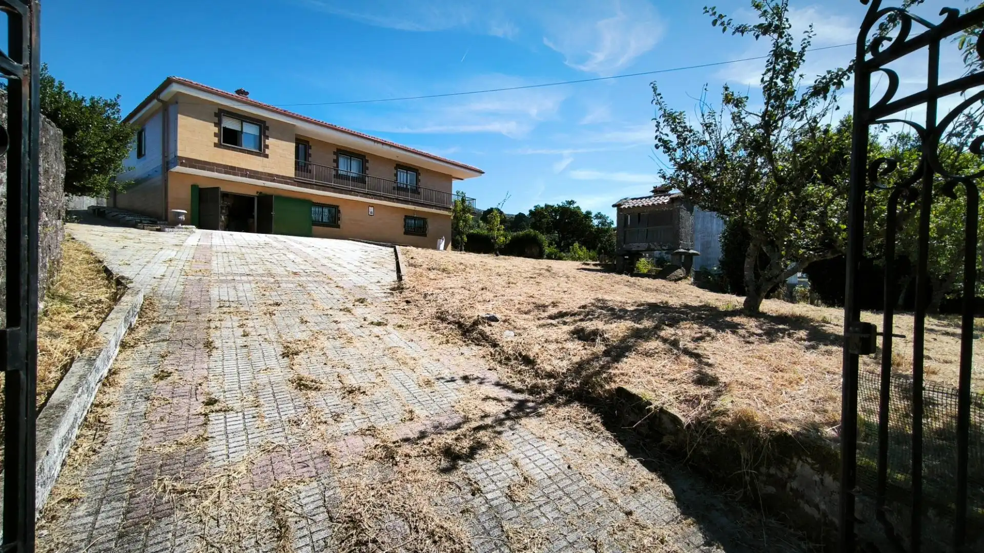 Casa o chalet en venta en A Lama   con Calefacción, Trastero y Balcón