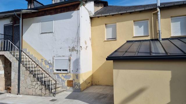 Casa-chalet en Venta en Villafranca del Bierzo