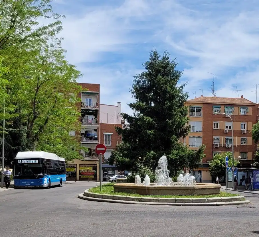 Vista exterior de Pis de lloguer en Madrid amb Moblat, Rentadora i Microones