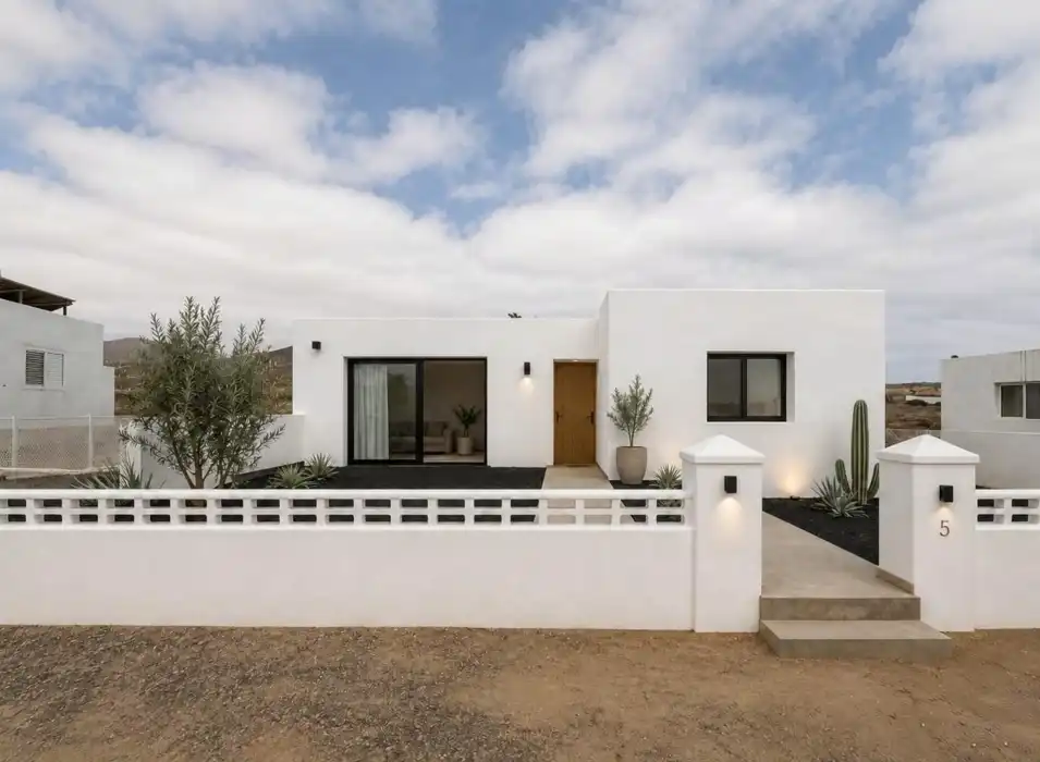Vista exterior de Casa o xalet en venda en Teguise amb Terrassa