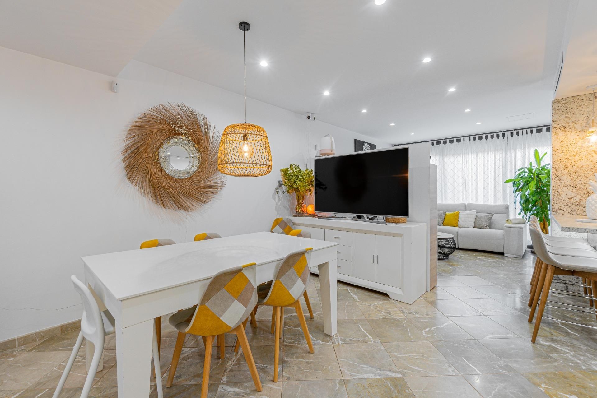 Dining room of Single-family semi-detached for sale in Lloseta  with Air Conditioner, Heating and Terrace