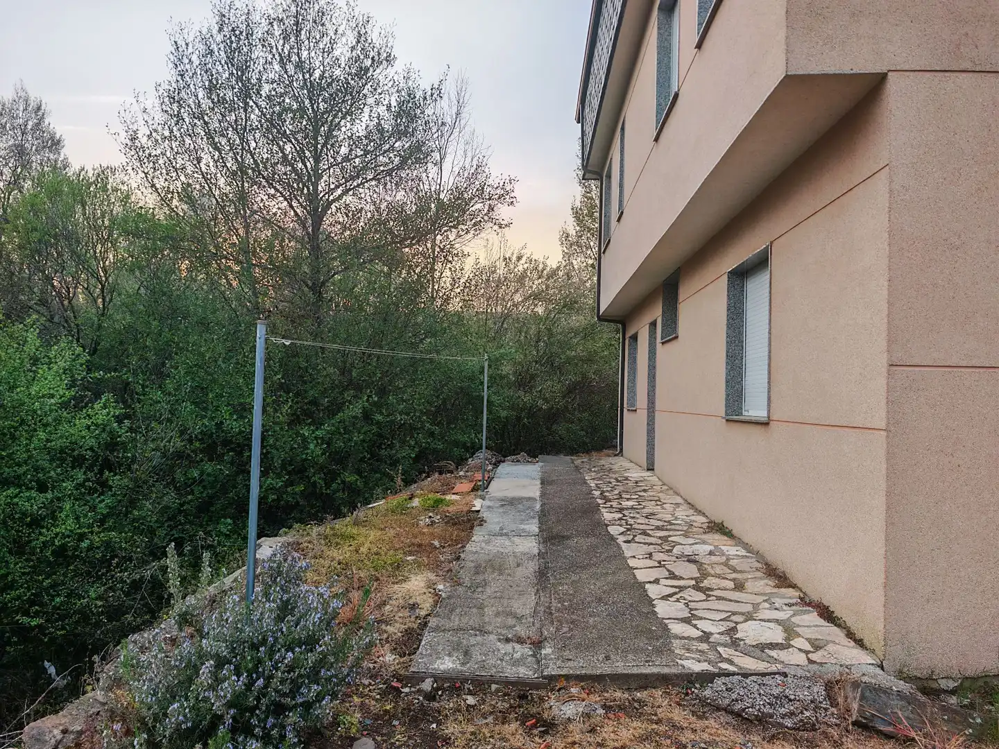 Vista exterior de Casa o chalet en venta en Villagatón con Jardín privado y Terraza