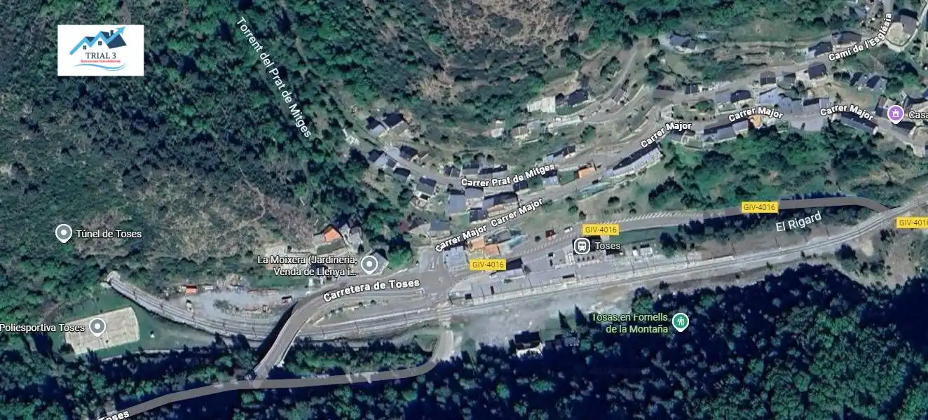 Vista exterior de Piso en venta en Toses con Jardín privado