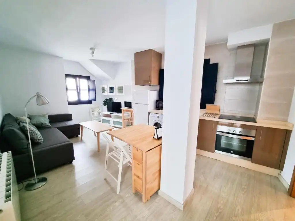 Vista exterior de Piso en venta en Cudillero con Calefacción, Parquet y Amueblado