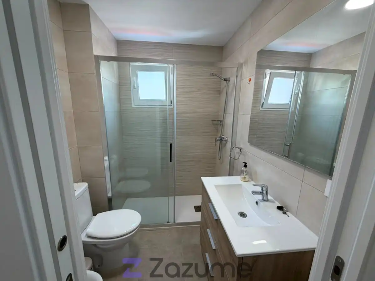 Baño de Piso de alquiler en Catarroja con Aire acondicionado, Terraza y Amueblado