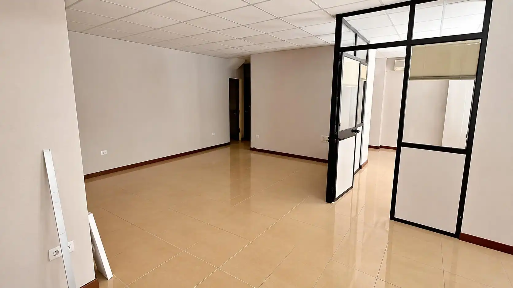 Büro zum Verkauf in Sevilla mit Klimaanlage