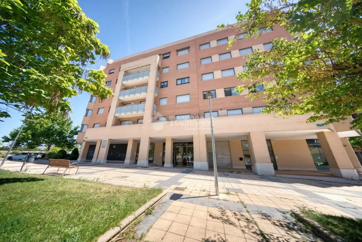 Vista exterior de Pis en venda en Arroyo de la Encomienda amb Calefacció, Terrassa i Moblat