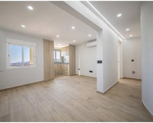 Sala d'estar de Àtic en venda en  Barcelona Capital amb Aire condicionat, Parquet i Alarma