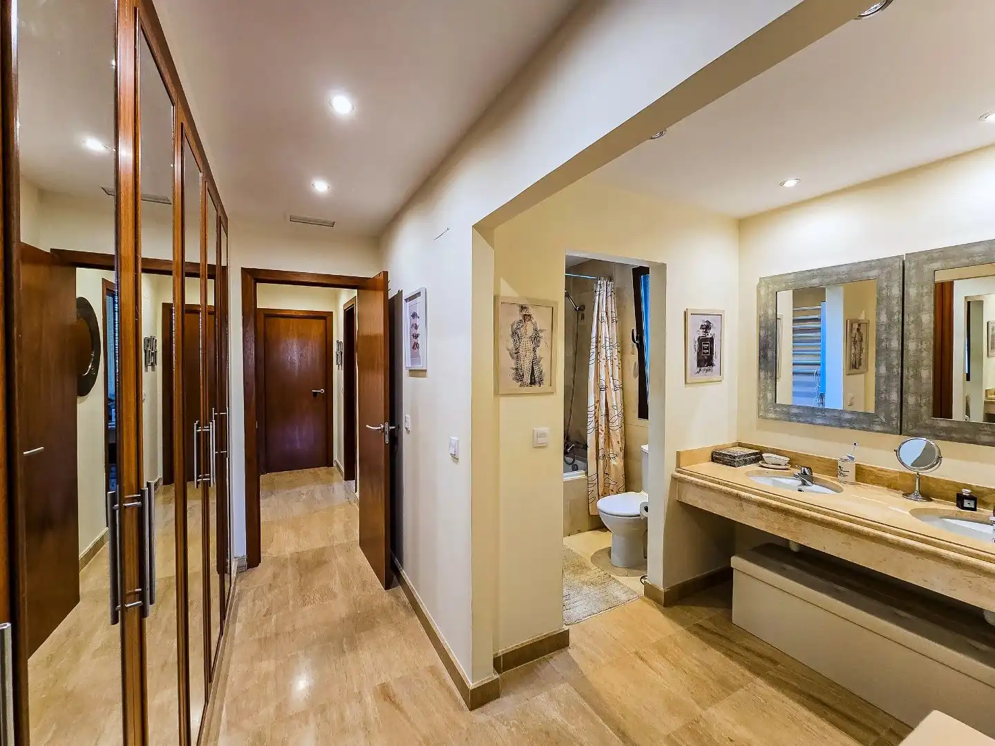 Baño de Piso en venta en Estepona con Aire acondicionado, Terraza y Balcón