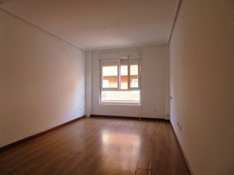 Bedroom of Flat for sale in San Andrés del Rabanedo  with Heating, Private garden and Storage room