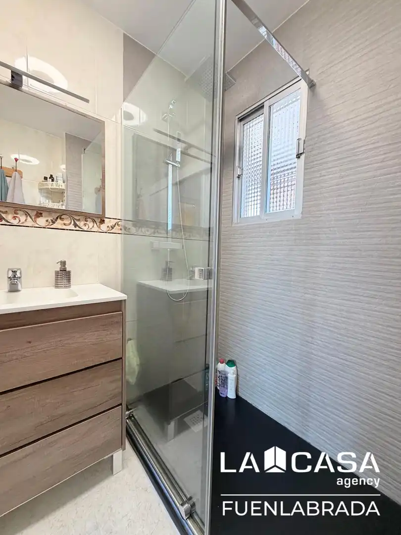 Baño de Piso en venta en Fuenlabrada con Calefacción y Terraza