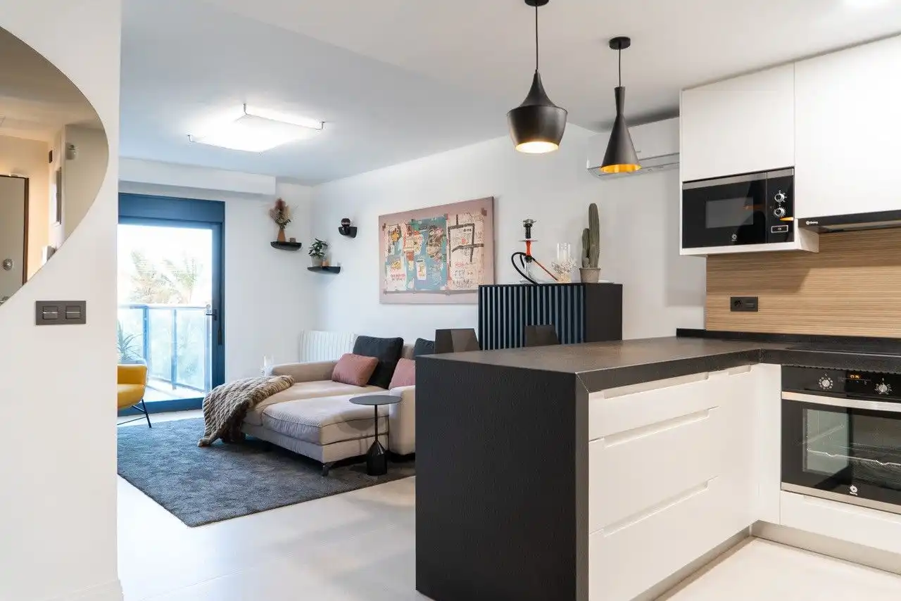 Cuina de Apartament en venda en Torrevieja amb Aire condicionat, Calefacció i Jardí privat