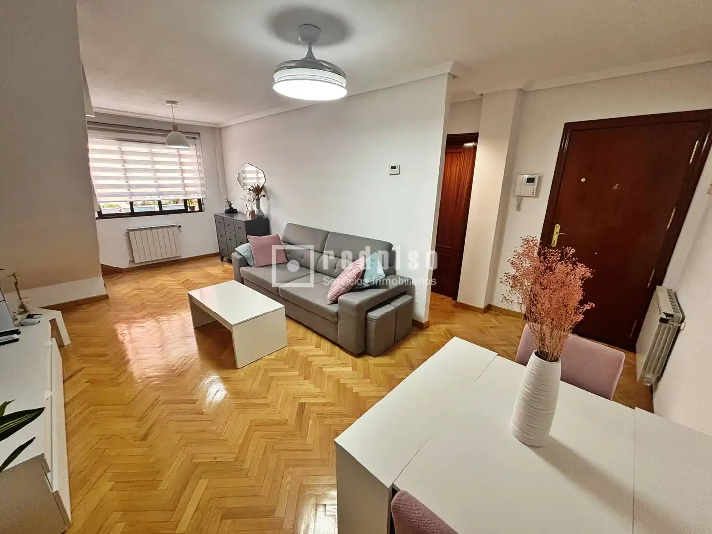 Sala d'estar de Pis en venda en Guadalajara amb Calefacció, Parquet i Moblat