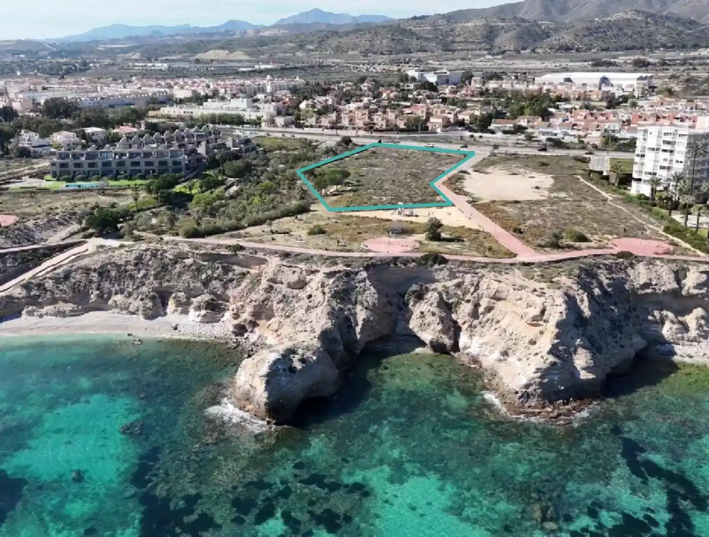Casa adosada en venda en El Campello amb Aire condicionat, Jardí privat i Terrassa