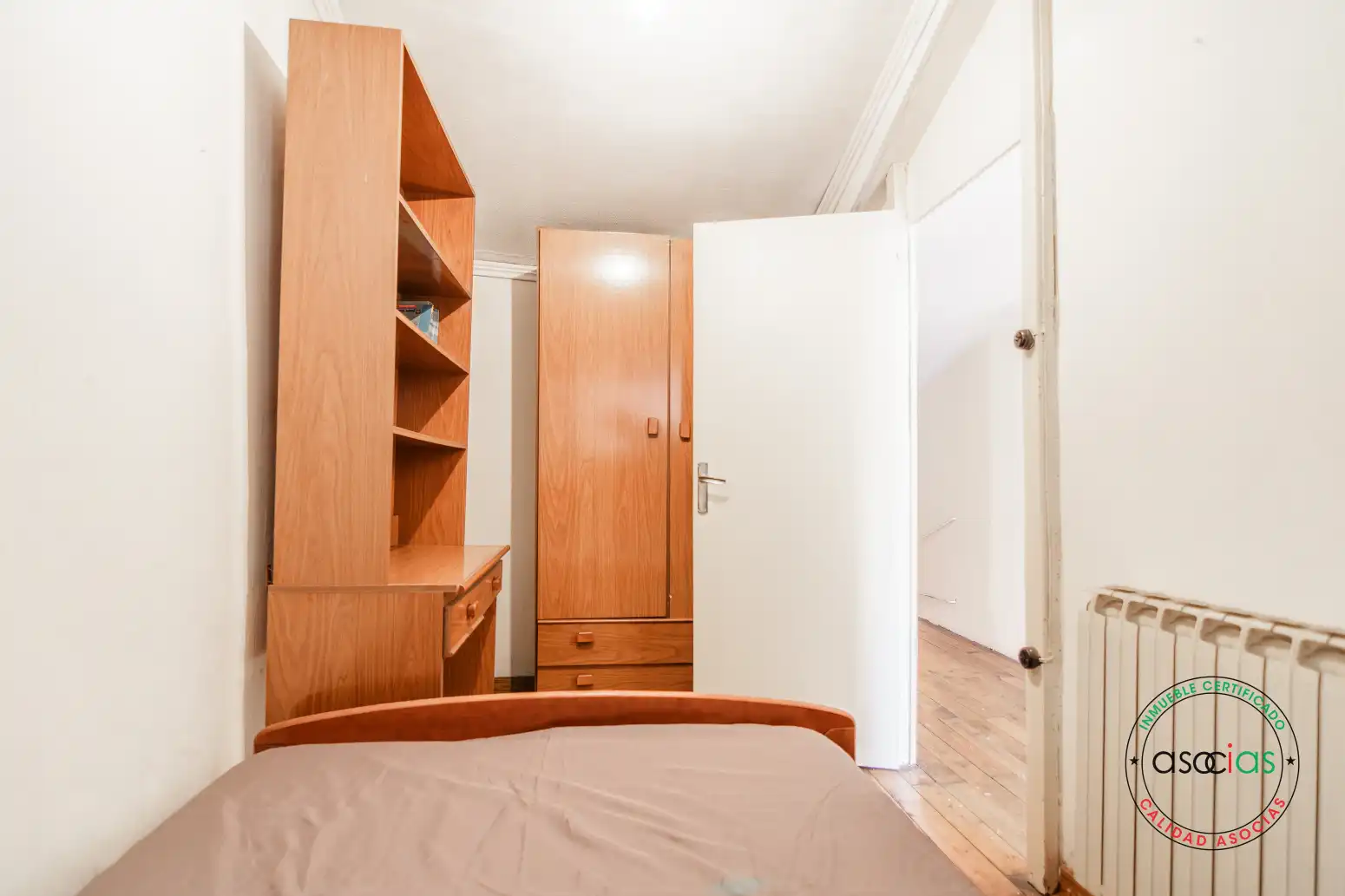 Habitación de Casa o chalet en venta en Las Regueras   con Calefacción y Jardín privado
