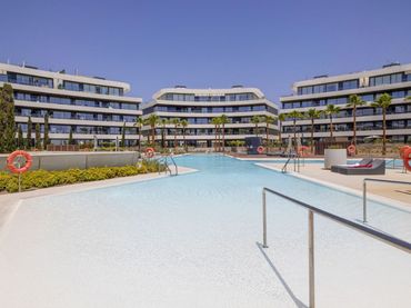 Pis amb piscina en venda a La Carihuela - Los Nidos