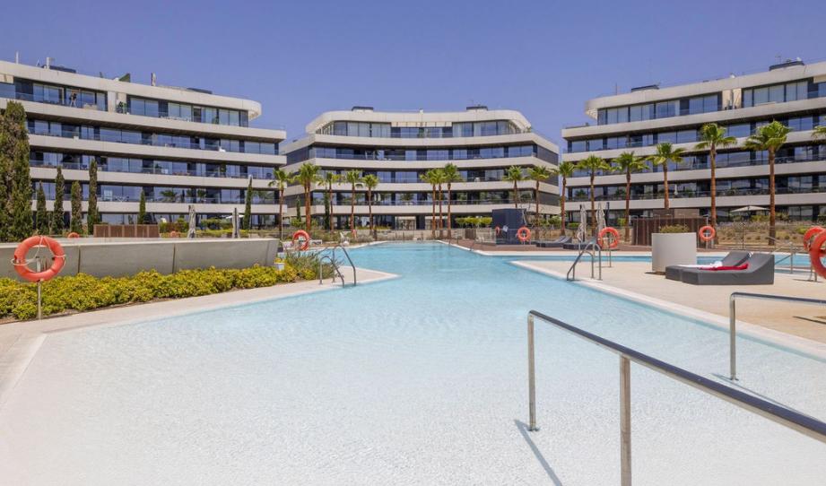 Photo 1 of Flat for sale in La Carihuela - Los Nidos, Málaga