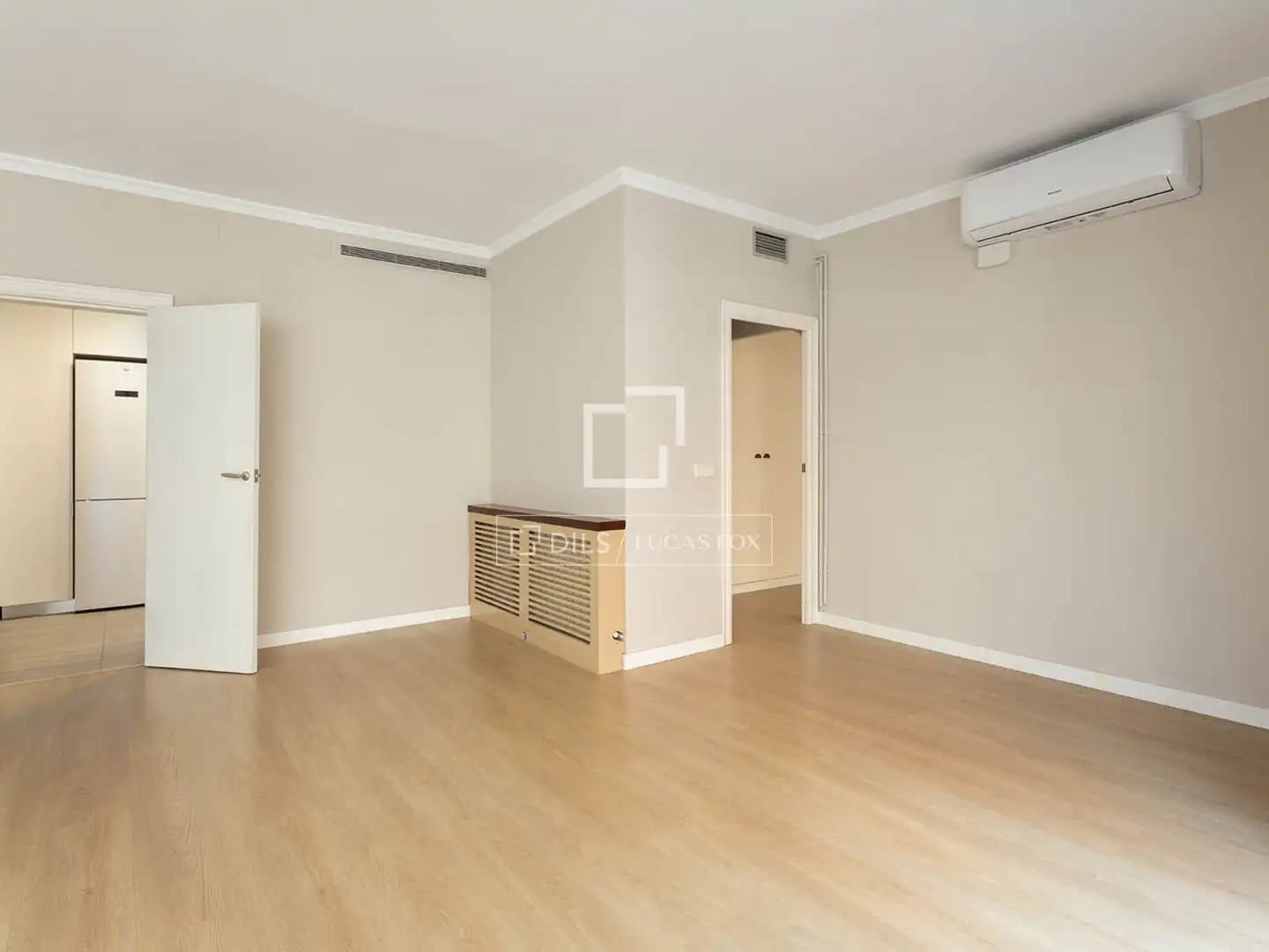 Wohnung zum Verkauf in Barcelona mit Klimaanlage und Heizung