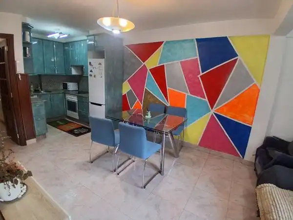 Comedor de Piso en venta en Vigo  con Calefacción, Trastero y Amueblado
