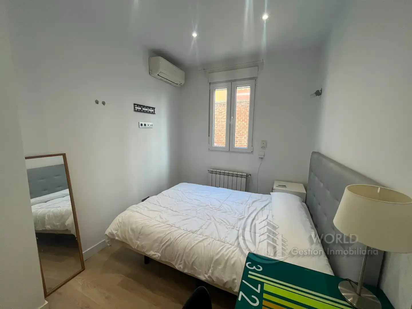 Bedroom of Flat for rent in Madrid  with Air Conditioner, Heating and Furnished