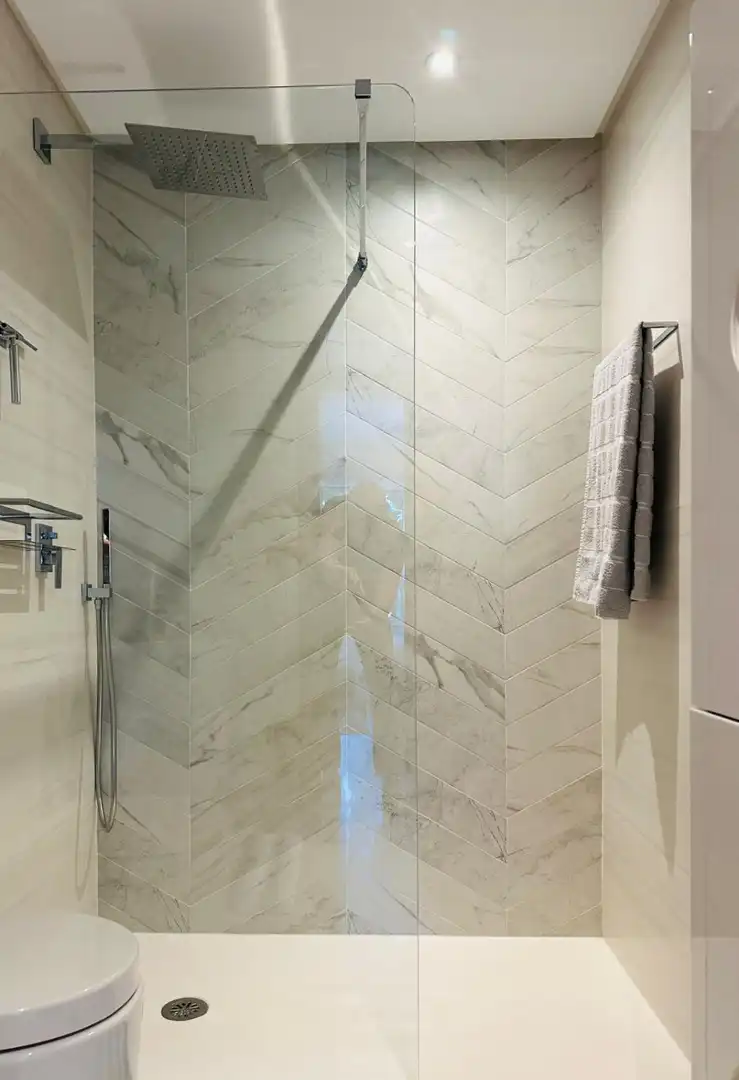 Bathroom of Apartments for sale in Sotogrande  with Air Conditioner, Heating and Terrace
