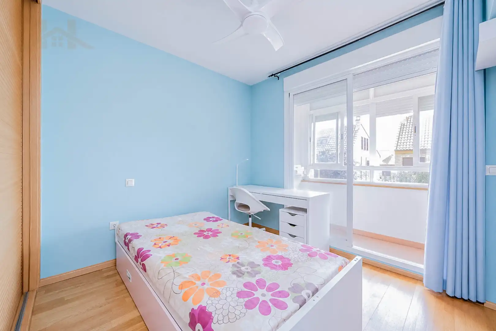Habitación de Casa adosada en venta en Parla con Calefacción y Terraza