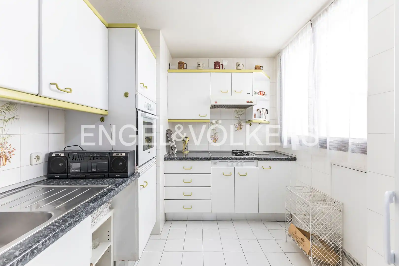 Küche von Wohnung zum Verkauf in Madrid mit Heizung, Parkett und Abstellraum