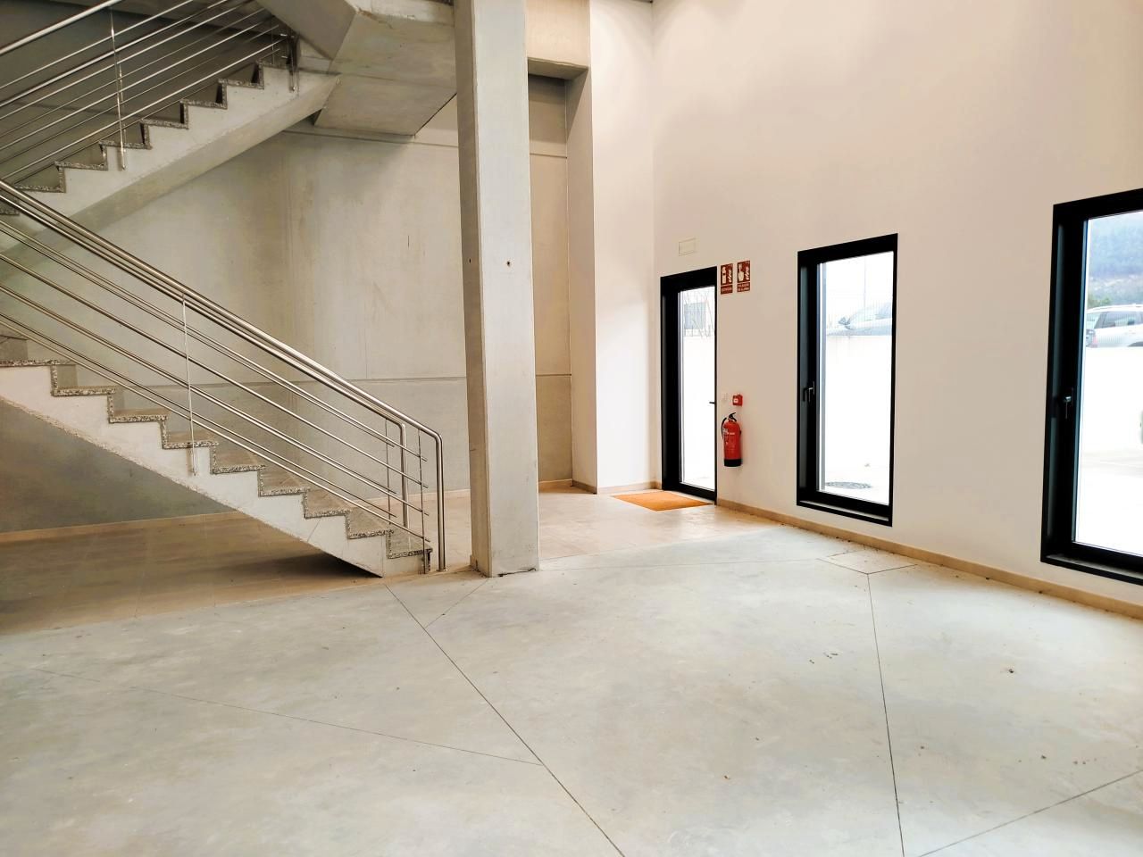 Industrial buildings to rent in Mos