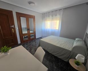 Dormitori de Apartament per a compartir en Guadalajara Capital amb Calefacció, Moblat i Rentadora