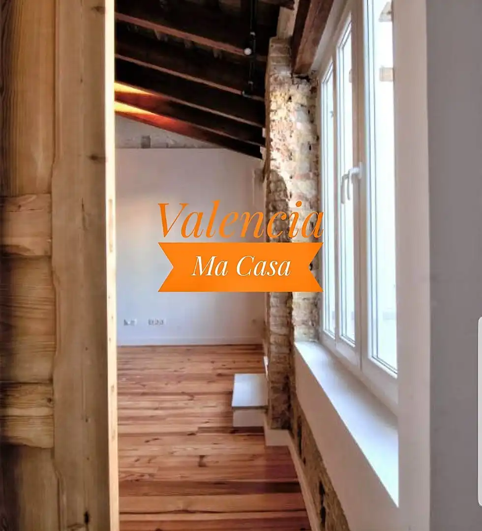 Attic for rent in Gran Via