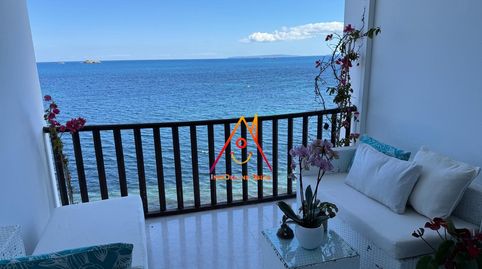 ESTUPENDO APARTAMENTO EN PRIMERA LÍNEA DE PLAYA EN PLATJA D'EN BOSSA. SIN ASCENSON