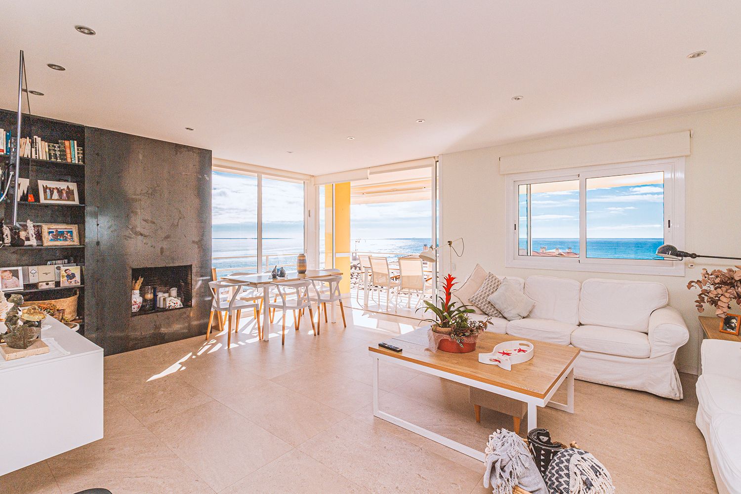 Sala d'estar de Casa o xalet en venda en Sant Pol de Mar amb Calefacció, Jardí privat i Terrassa