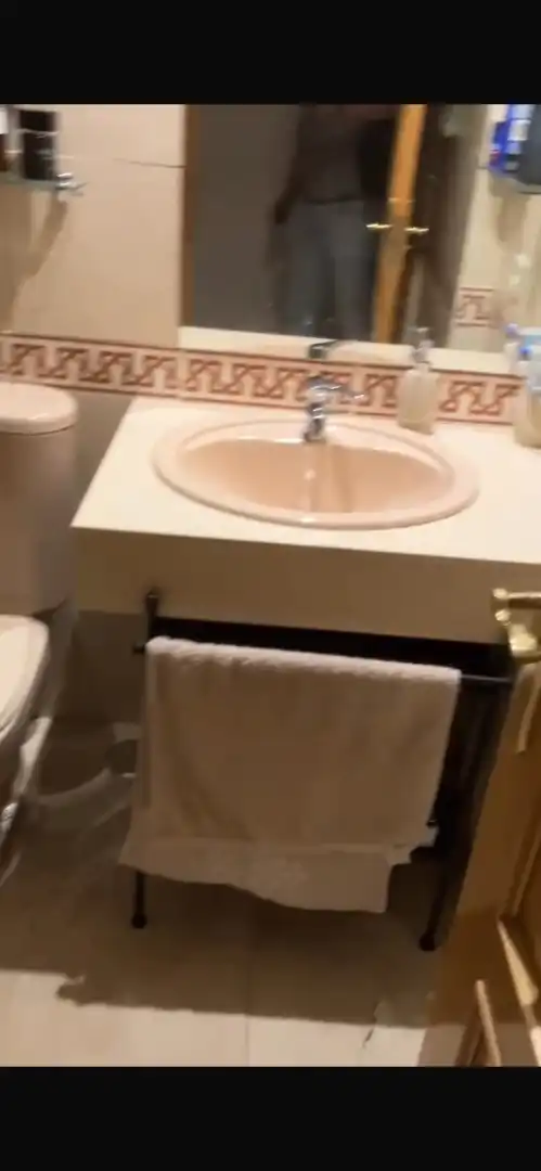 Bathroom of Study for rent in Pozuelo de Alarcón  with Air Conditioner, Heating and Private garden