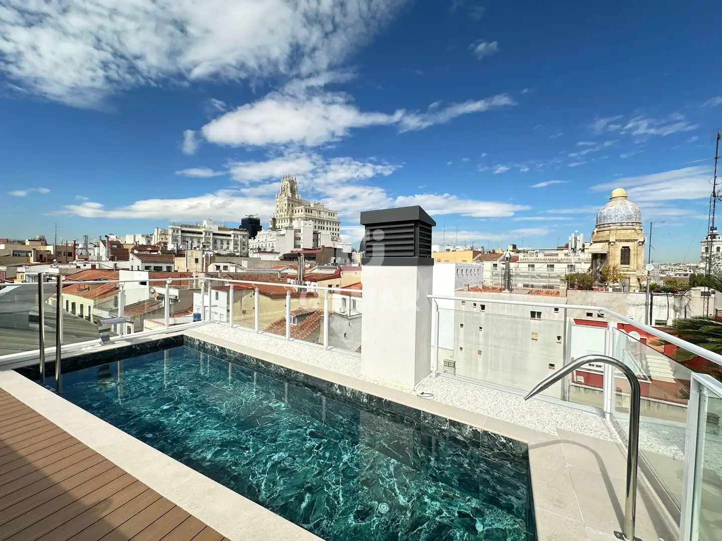 Piscina de Pis en venda en Madrid amb Calefacció, Piscina i Moblat