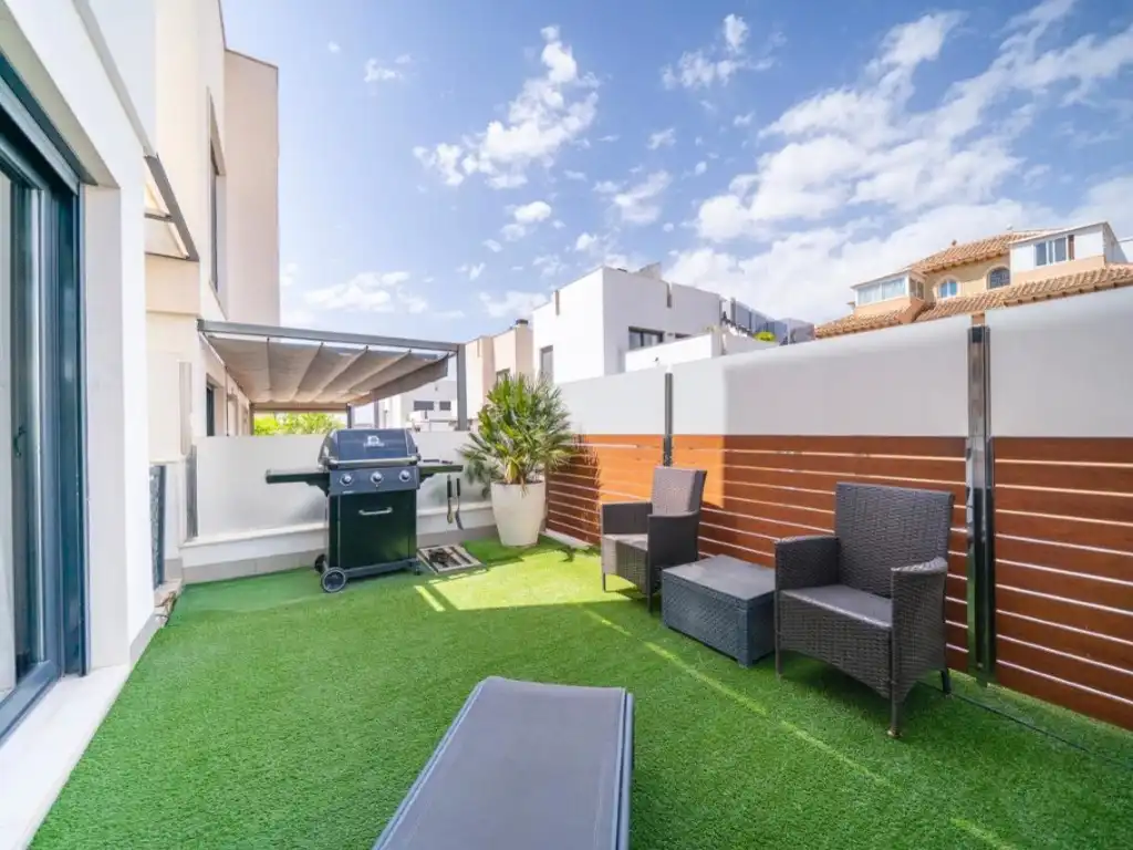 Casa amb piscina en venda a Calle Maria San Gil Noain, imagen 8