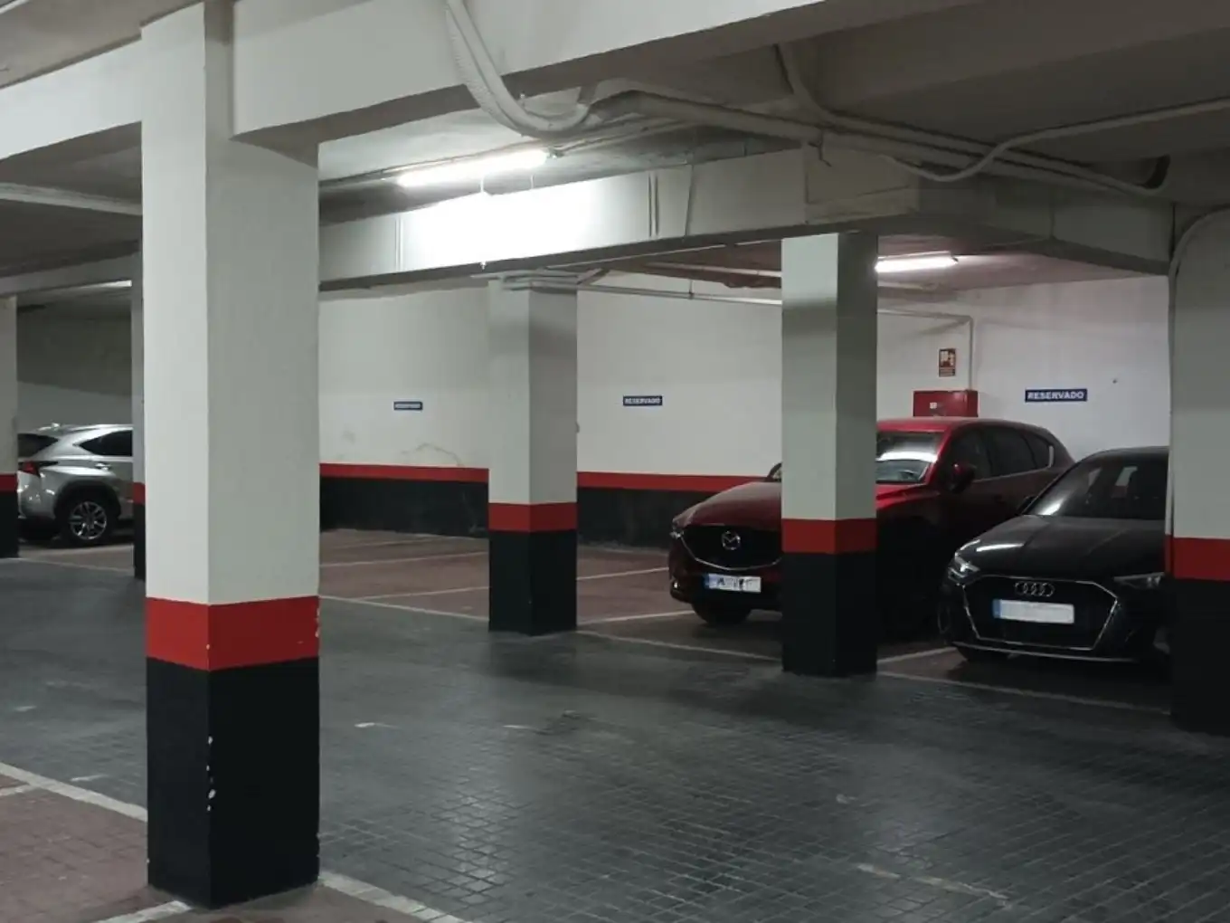 Garage zur Miete in Calle de López de Hoyos, 344, Colina