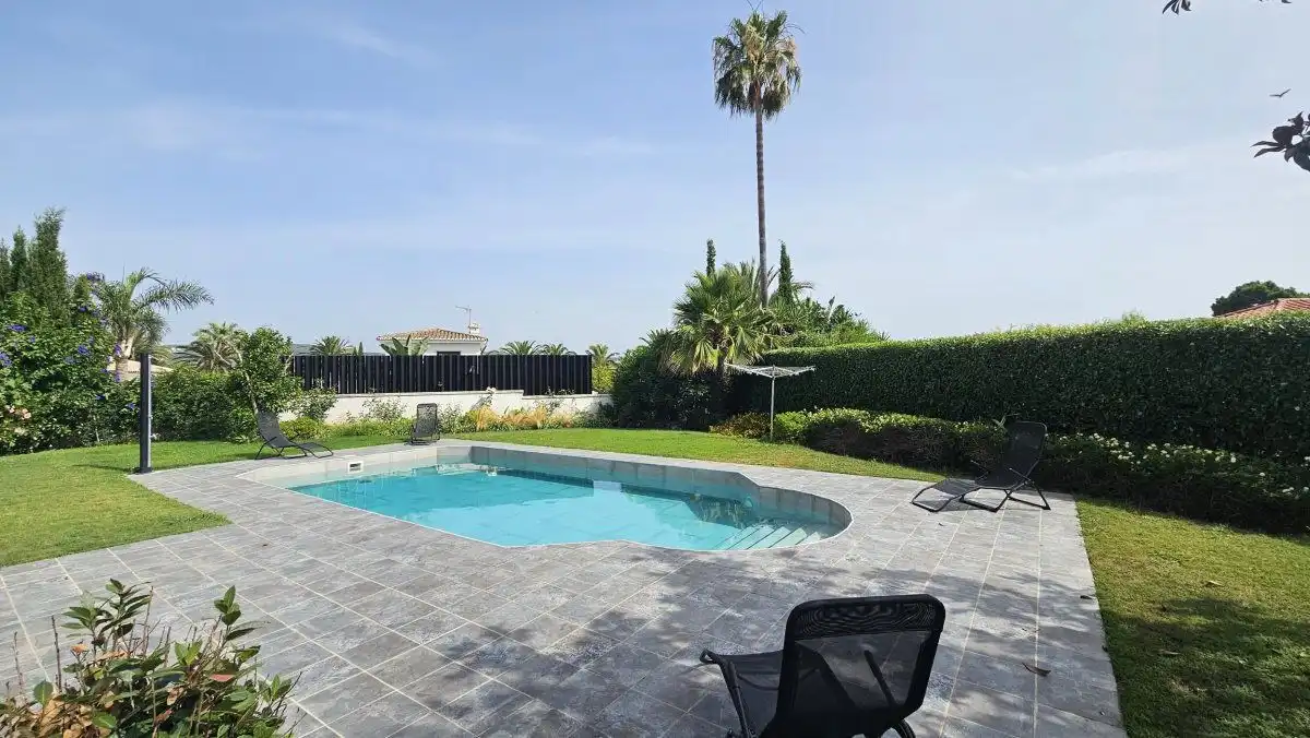 Piscina de Casa o chalet en venta en Sotogrande con Aire acondicionado, Jardín privado y Terraza