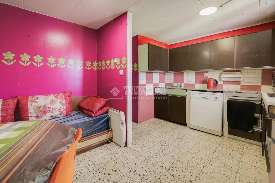 Cuina de Pis en venda en Terrassa amb Terrassa i Balcó