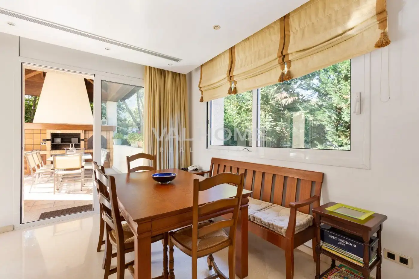 Comedor de Casa o chalet en venta en Sant Cugat del Vallès con Aire acondicionado, Calefacción y Jardín privado