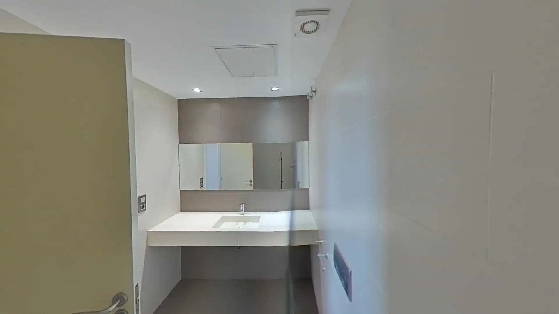 Baño de Piso en venta en Molins de Rei con Aire acondicionado, Parquet y Horno