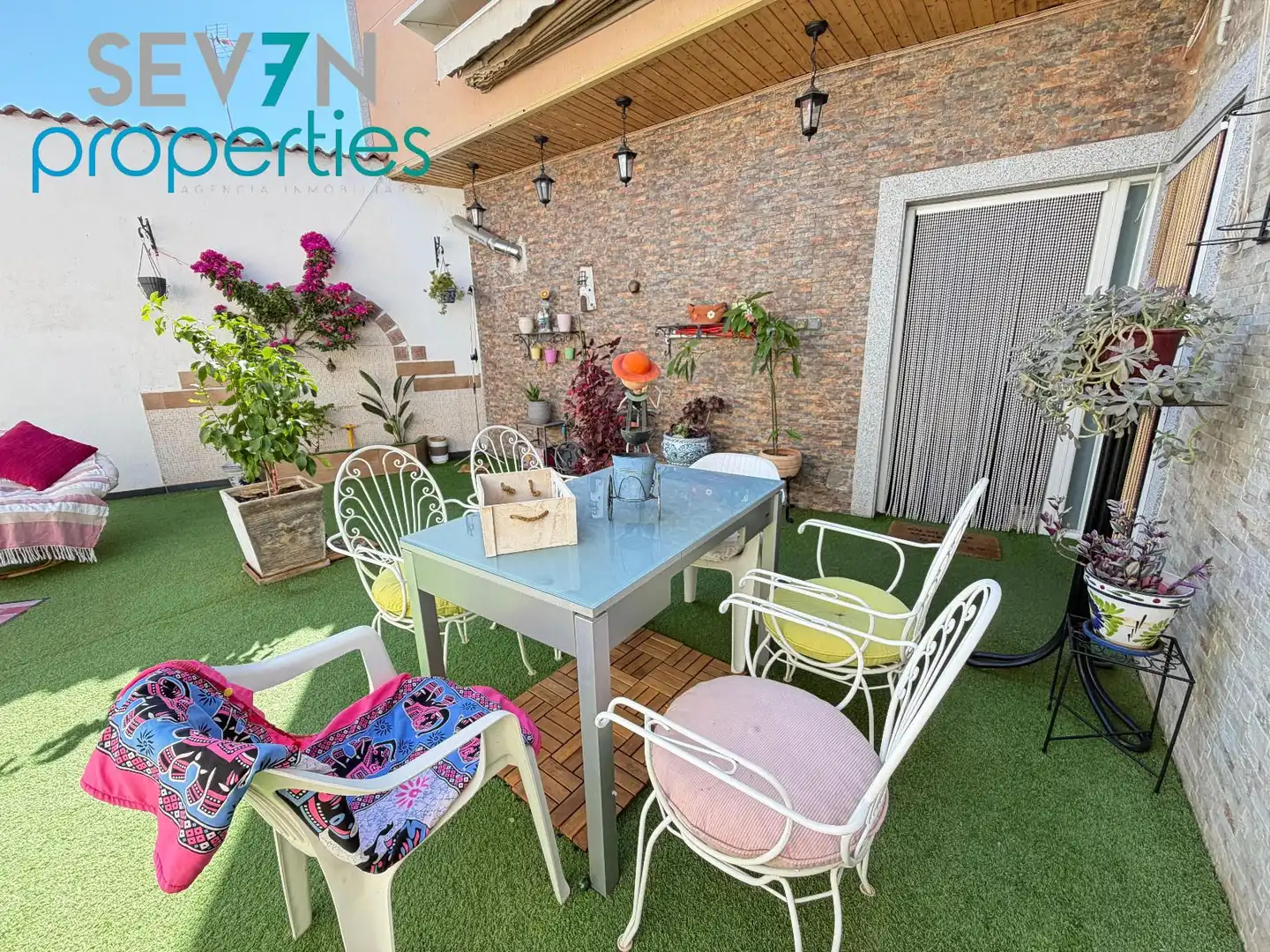Terraza de Casa adosada en venta en Novés con Calefacción, Jardín privado y Horno