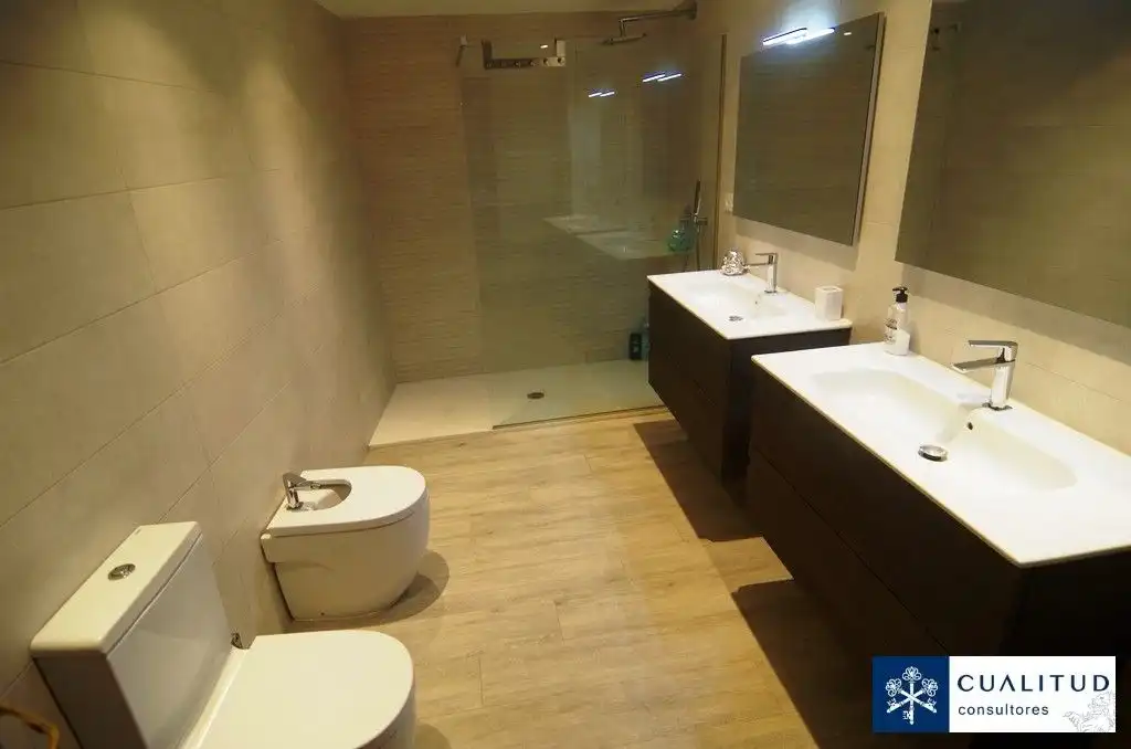 Baño de Casa o chalet en venta en Castellón de la Plana / Castelló de la Plana con Calefacción, Parquet y Terraza