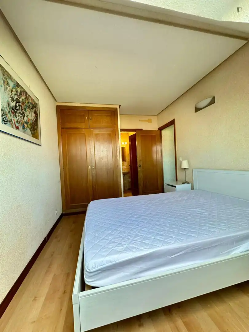 Dormitori de Apartament de lloguer en Madrid amb Calefacció, Moblat i Forn