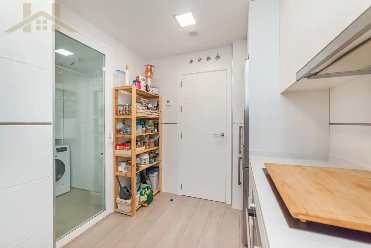 Kitchen of Flat for sale in Móstoles  with Air Conditioner, Heating and Storage room