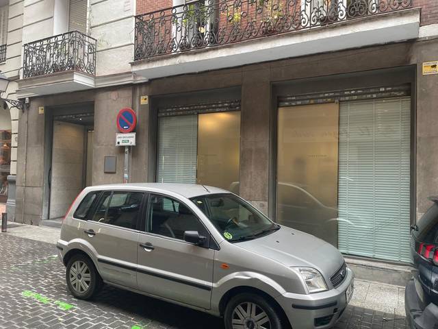 Local comercial en Alquiler en Calle de la Alameda en Cortes - Huertas