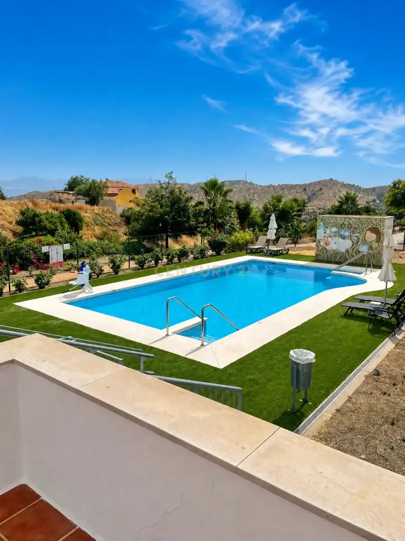 Piscina de Piso en venta en Málaga con Aire acondicionado, Jardín privado y Trastero
